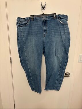 Old Navy High-Rise Women’s Barrel Jeans in Medium Blue